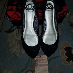 Flats/shoes